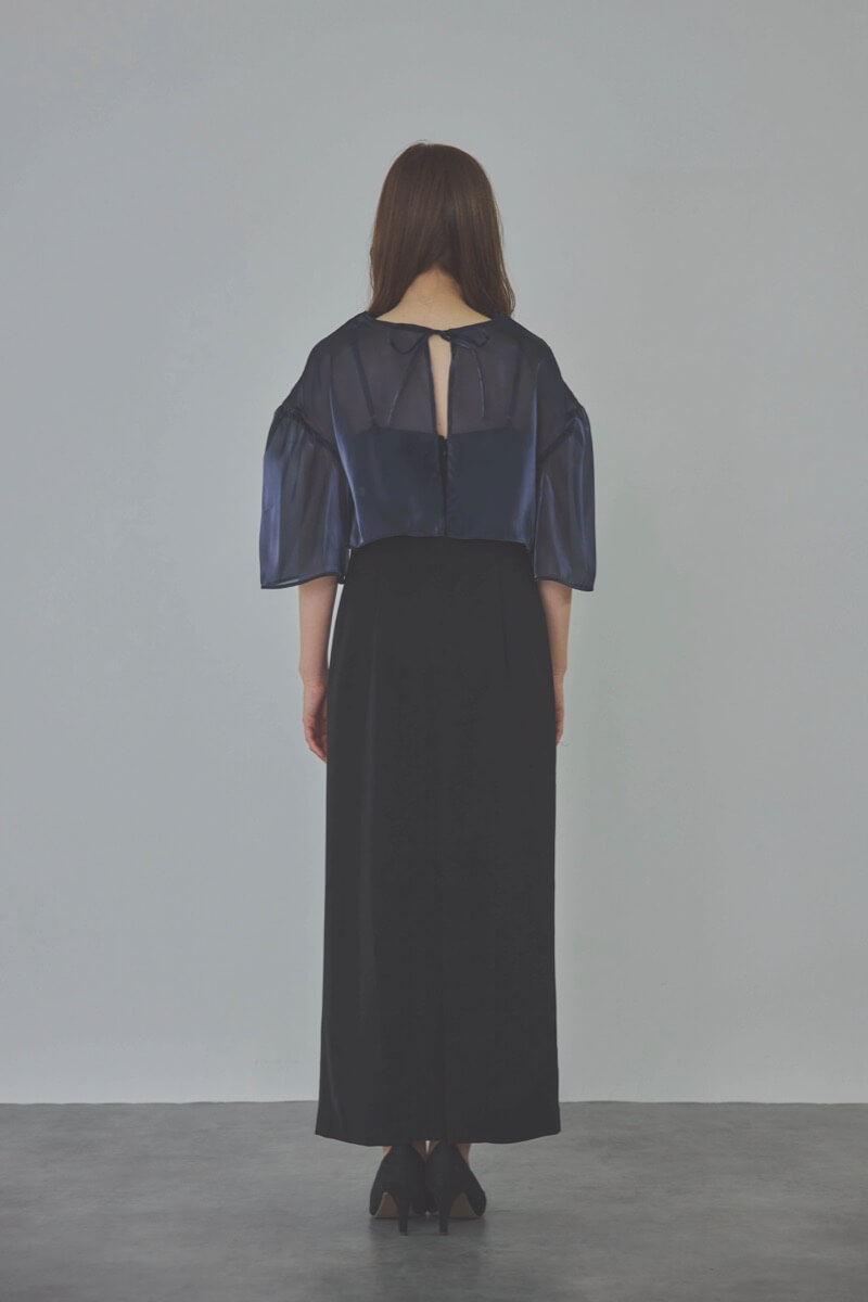 ネイビーのレイヤードコンビネーションドレス