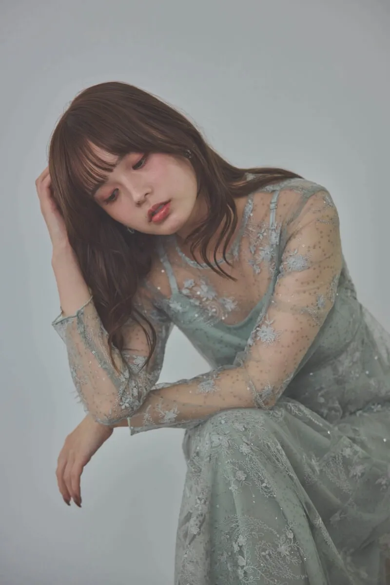 ミントのスパンコールエンブロイダリーAラインドレス