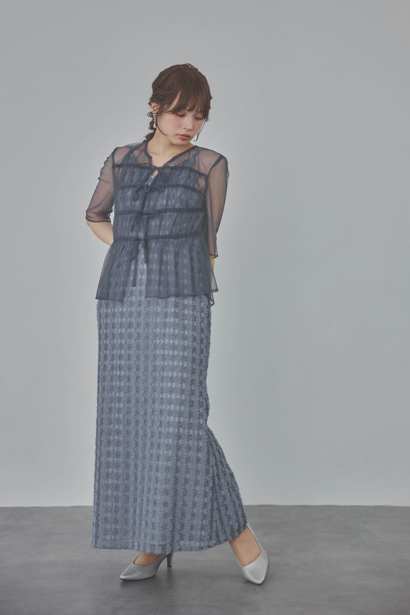 ブルーのチュールブラウス×ラメツイードドレス