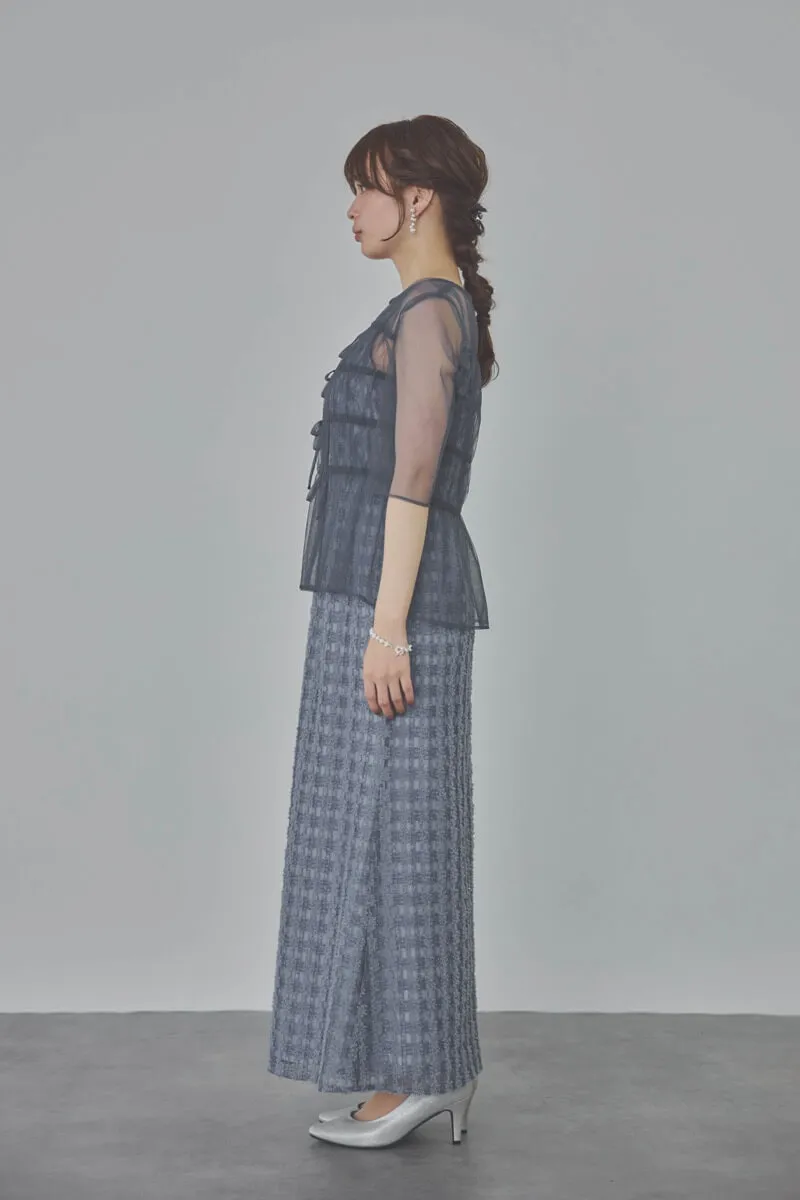 ブルーのチュールブラウス×ラメツイードドレス