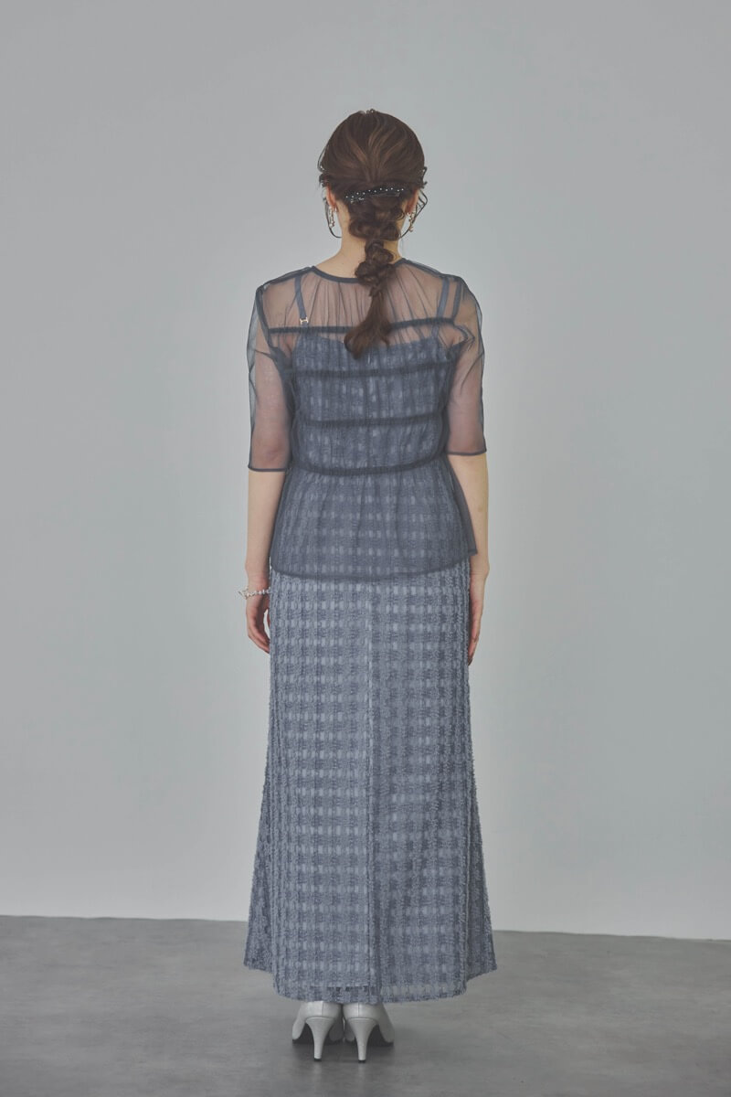 ブルーのチュールブラウス×ラメツイードドレス