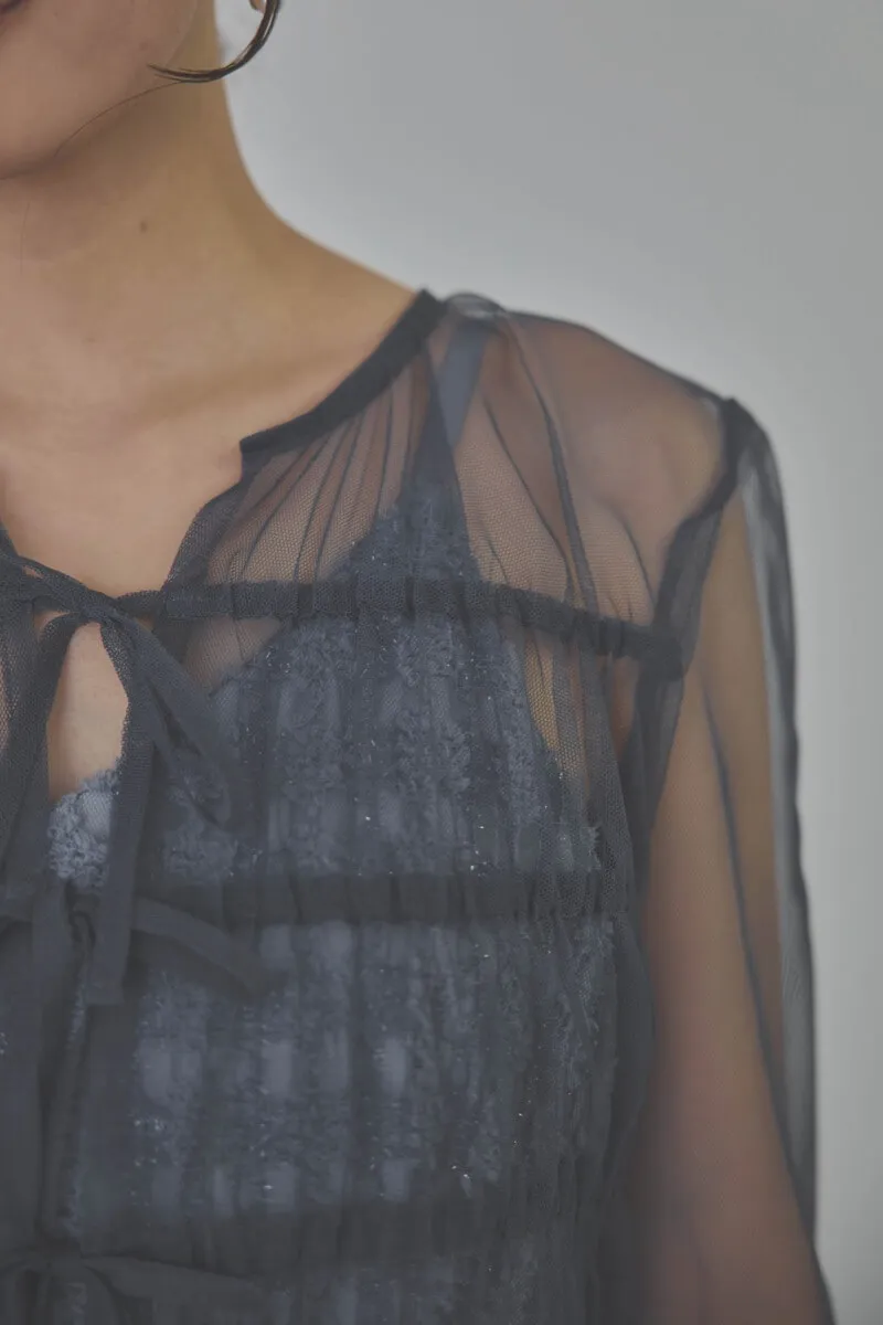 ブルーのチュールブラウス×ラメツイードドレス