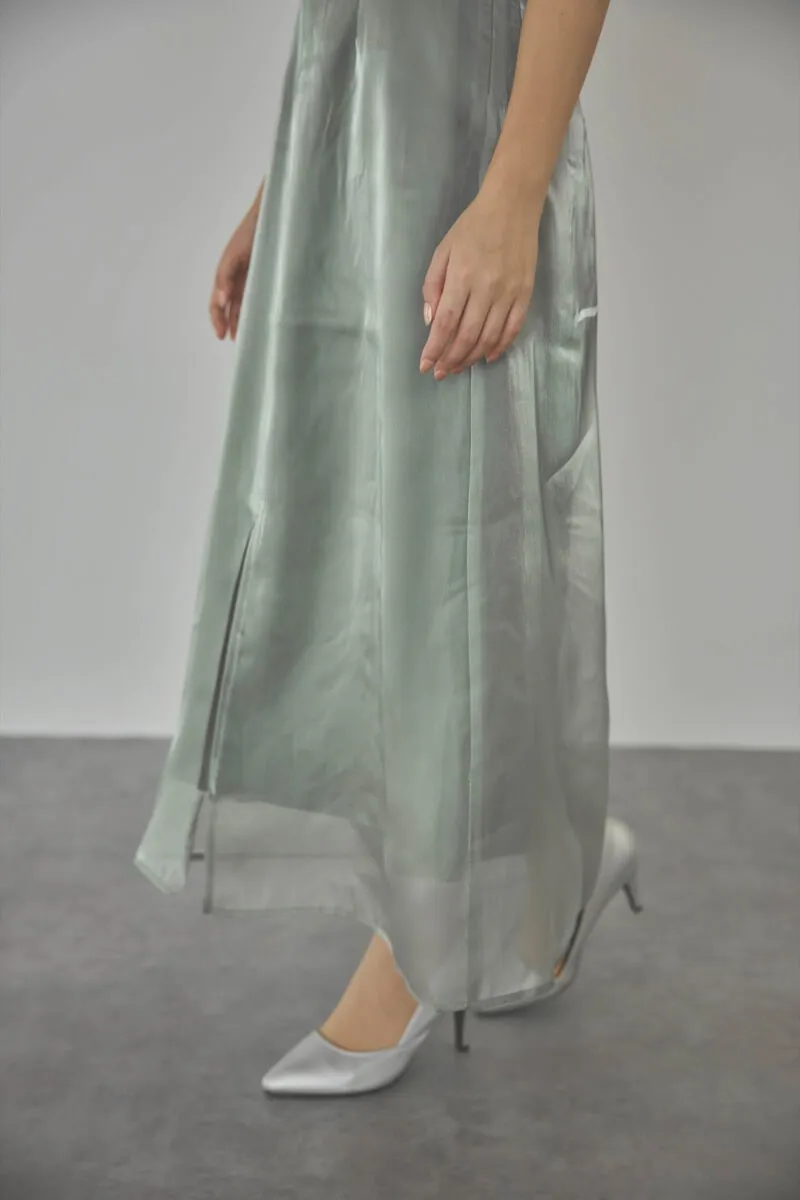 グリーンのスパンコールトップスセットドレス