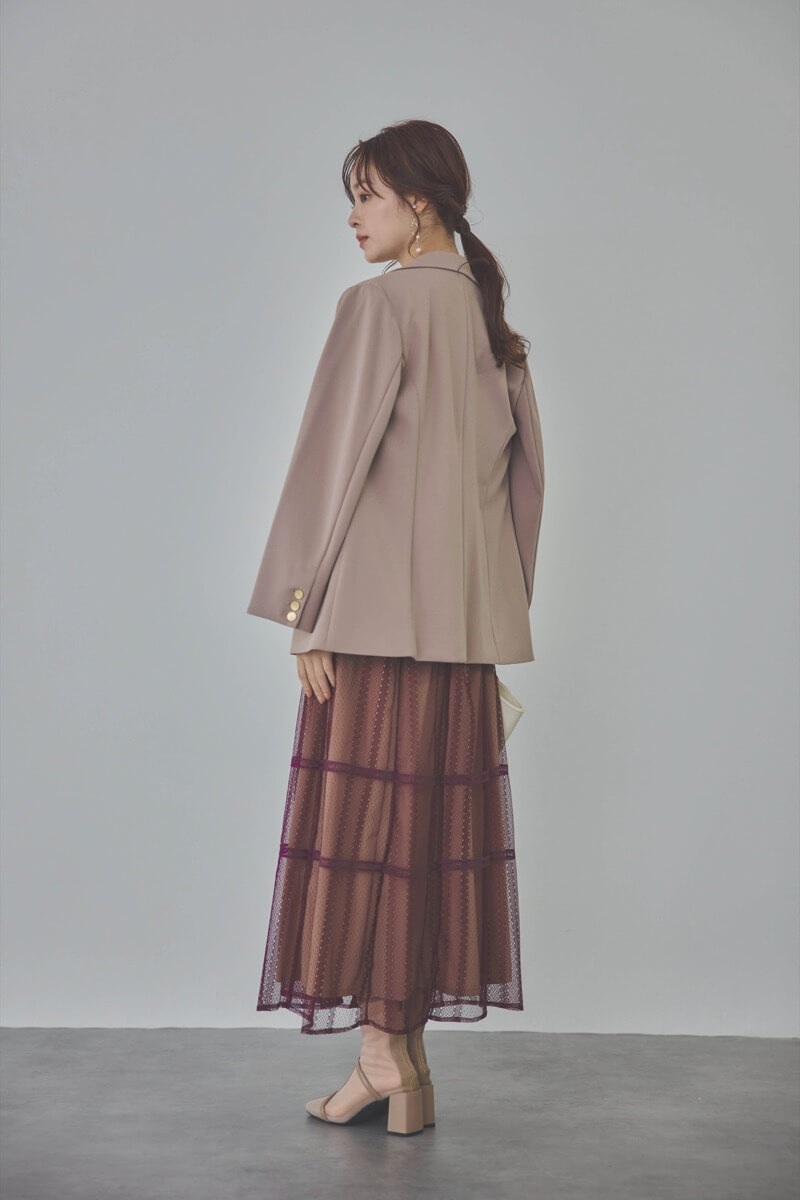 ボルドーのジオメトリックレースドレス