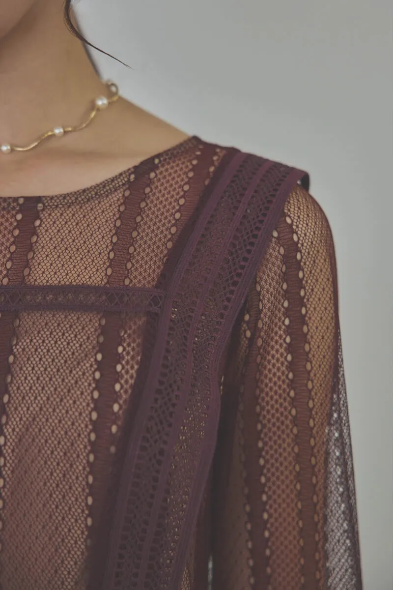 ボルドーのジオメトリックレースドレス