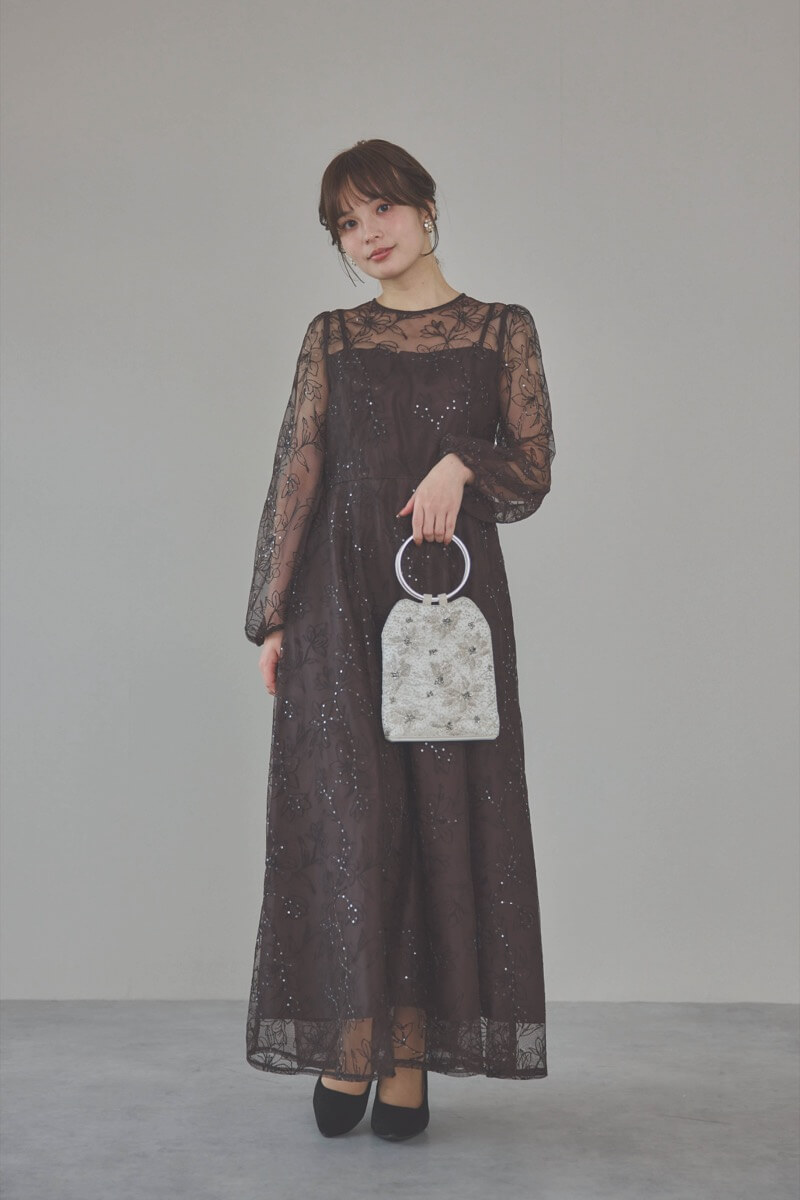 ブラウンのスパンコール刺繍ドレス
