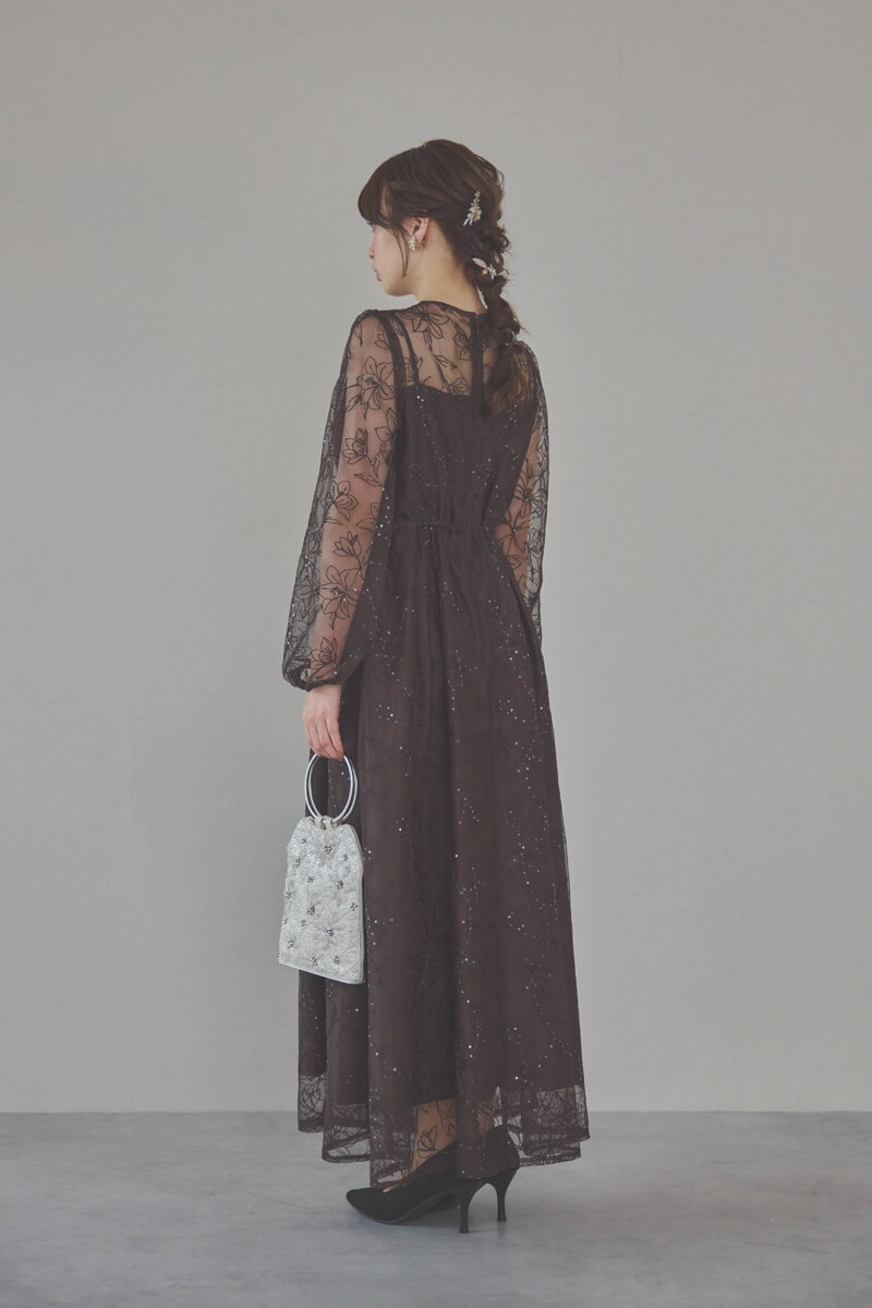 ブラウンのスパンコール刺繍ドレス