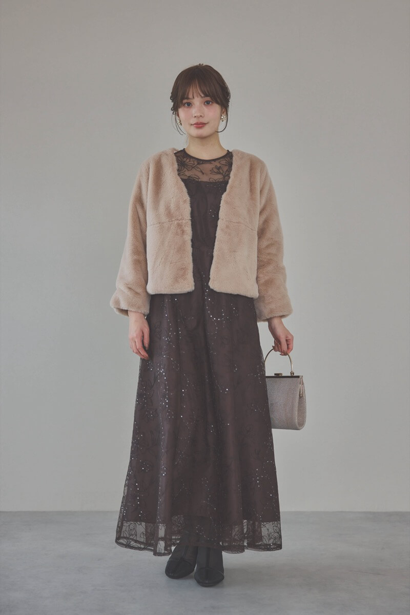 ブラウンのスパンコール刺繍ドレス