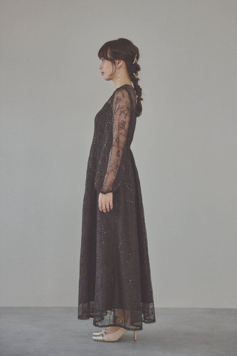 ブラウンのスパンコール刺繍ドレス