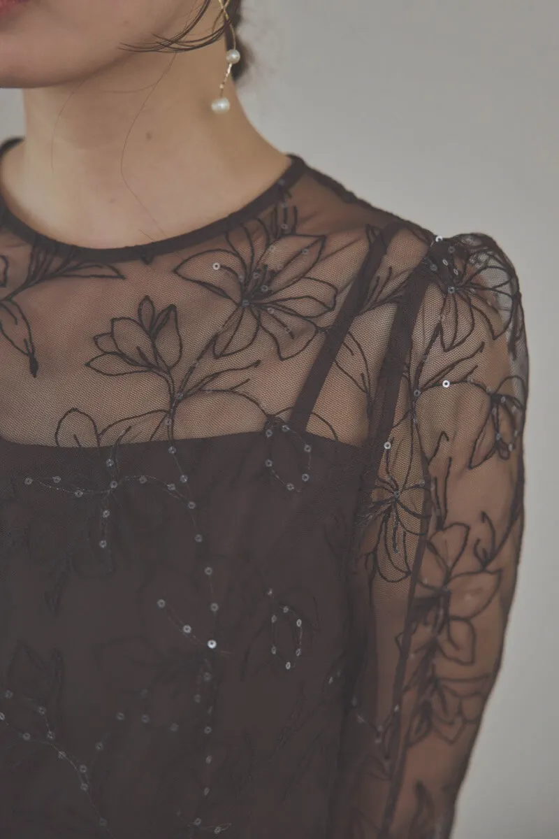 ブラウンのスパンコール刺繍ドレス