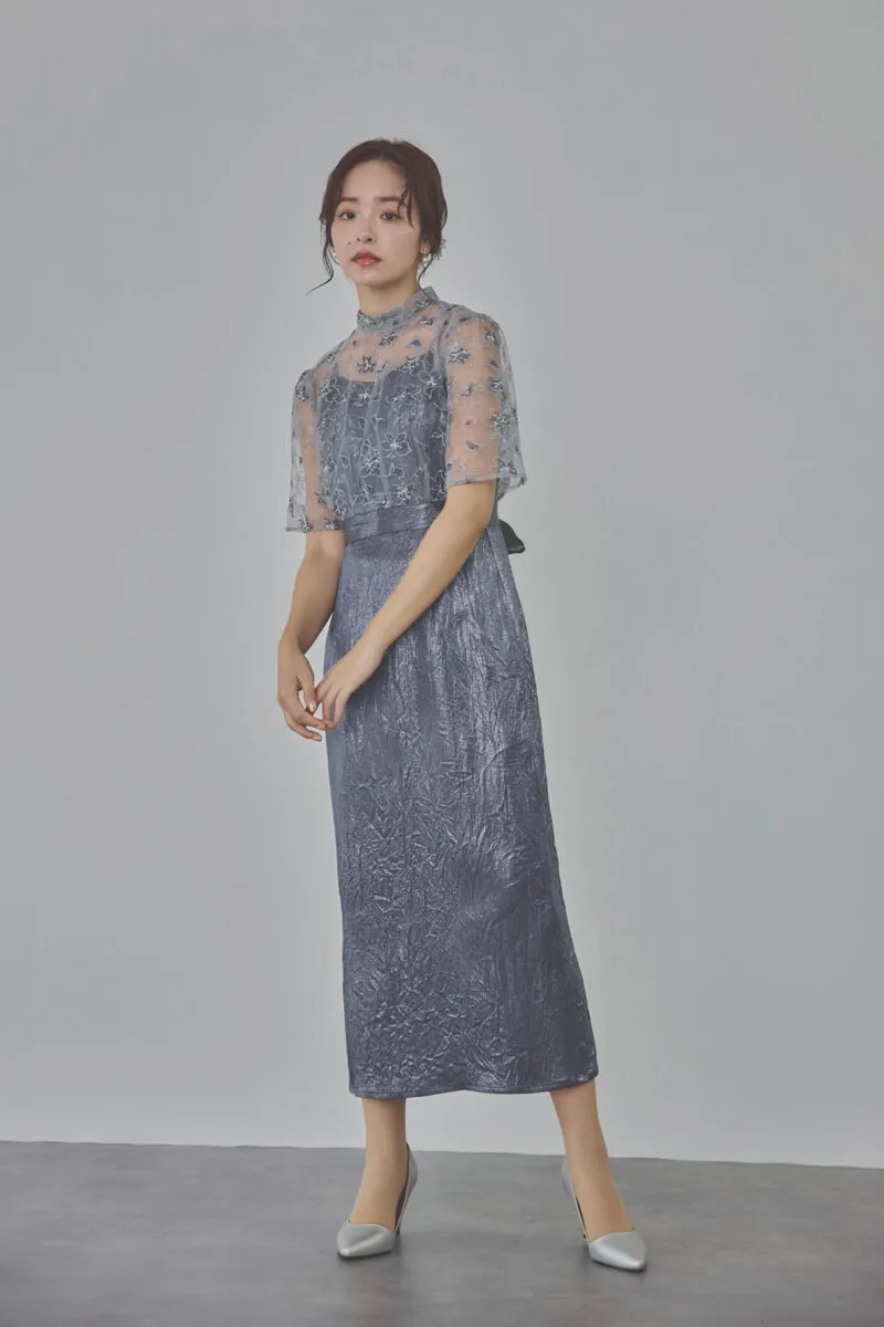 ブルーの刺繍トップス付きシャイニードレス