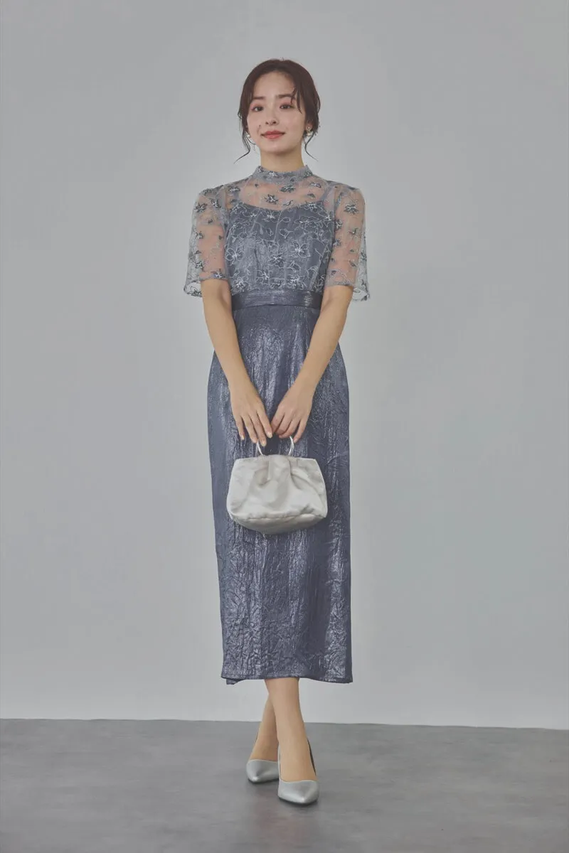 ブルーの刺繍トップス付きシャイニードレス