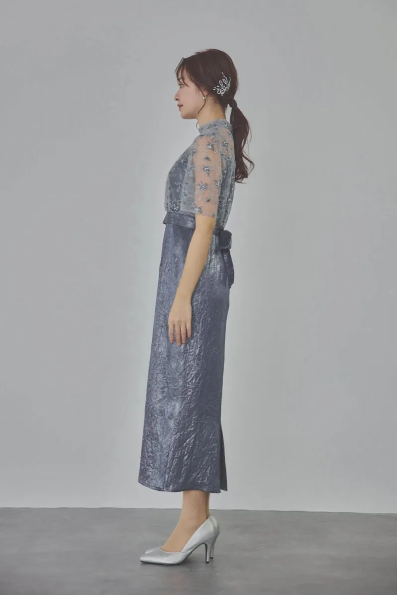 ブルーの刺繍トップス付きシャイニードレス