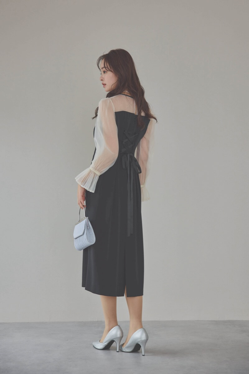 ブラックのビスチェデザインコクーンドレス
