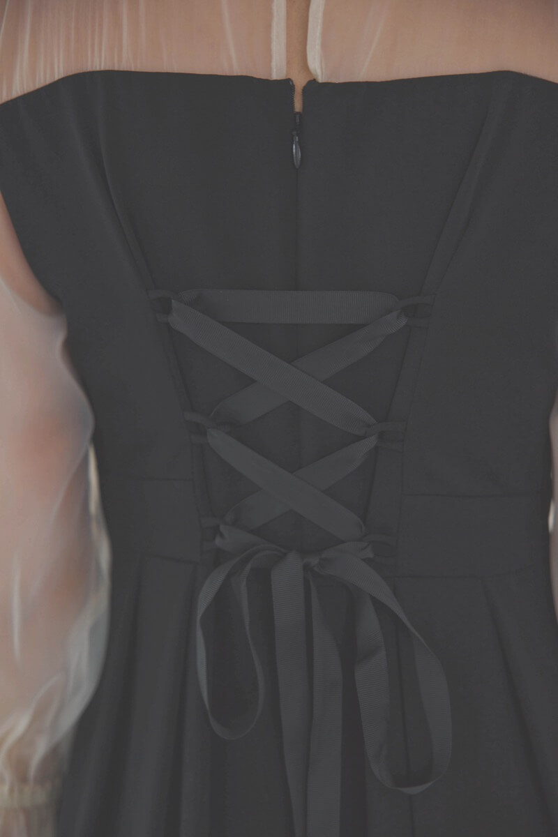 ブラックのビスチェデザインコクーンドレス