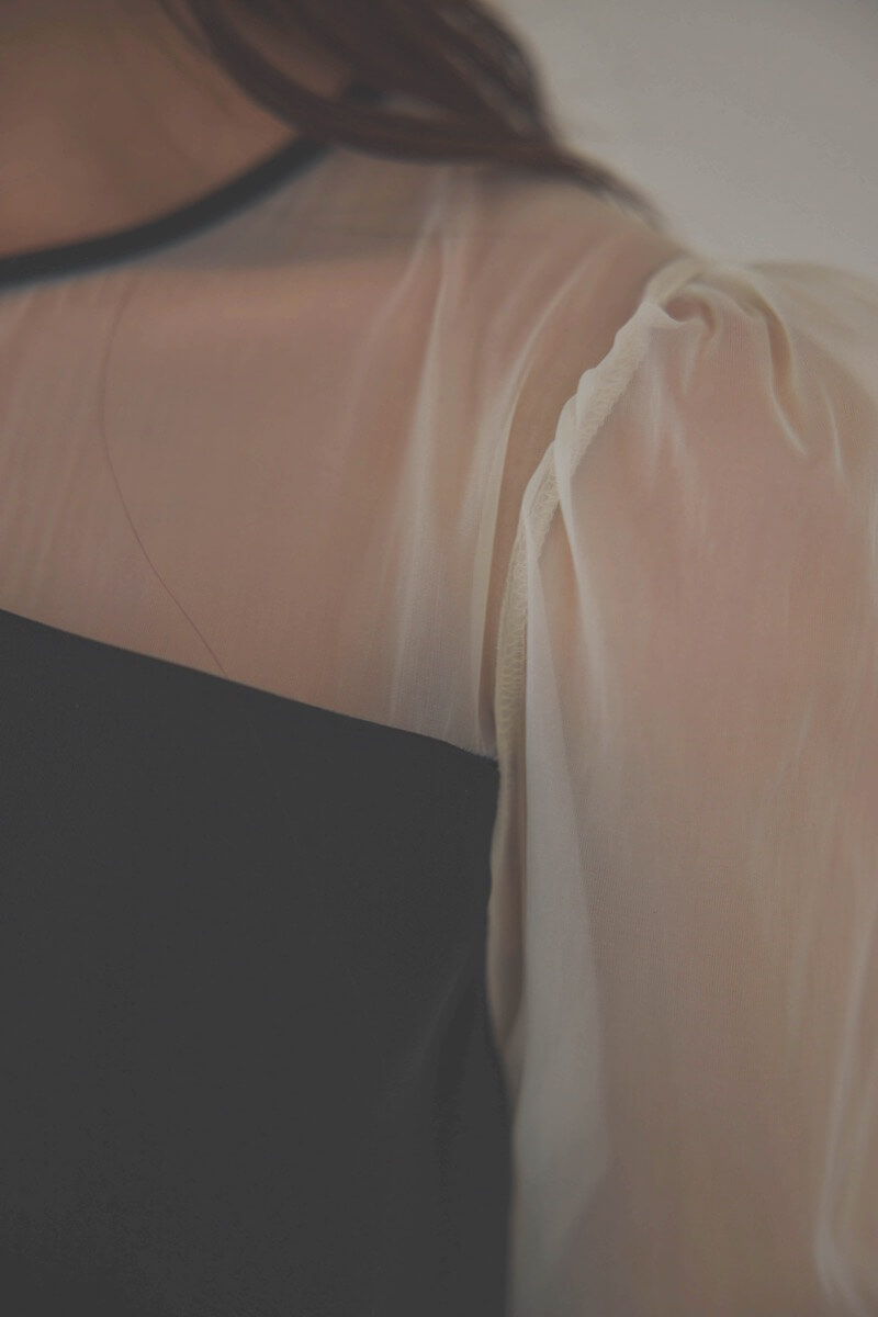 ブラックのビスチェデザインコクーンドレス