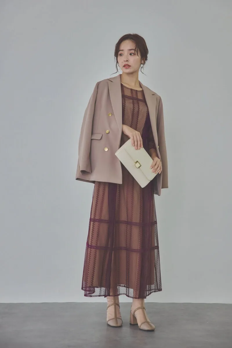 ボルドーのジオメトリックレースドレス