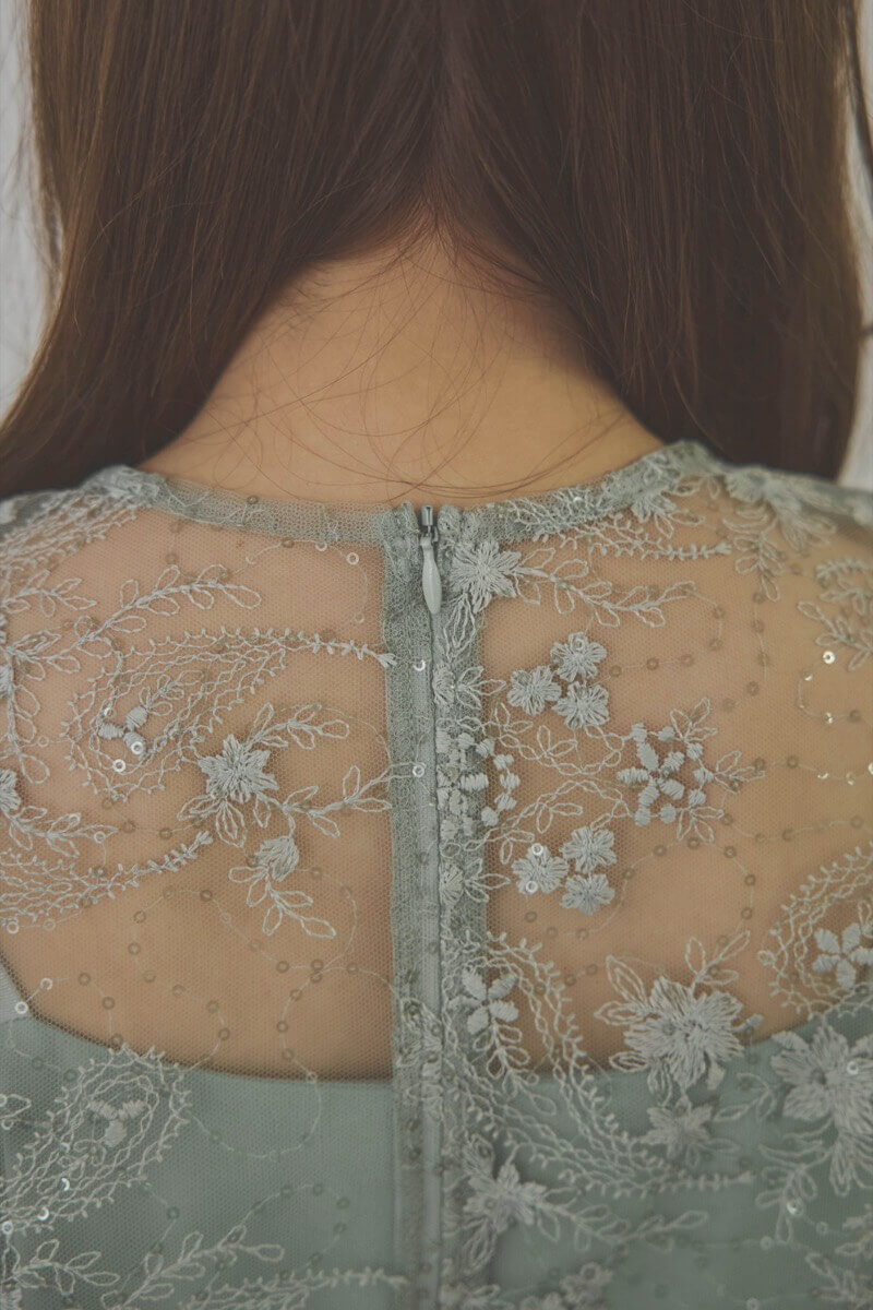 ミントのスパンコールエンブロイダリーAラインドレス