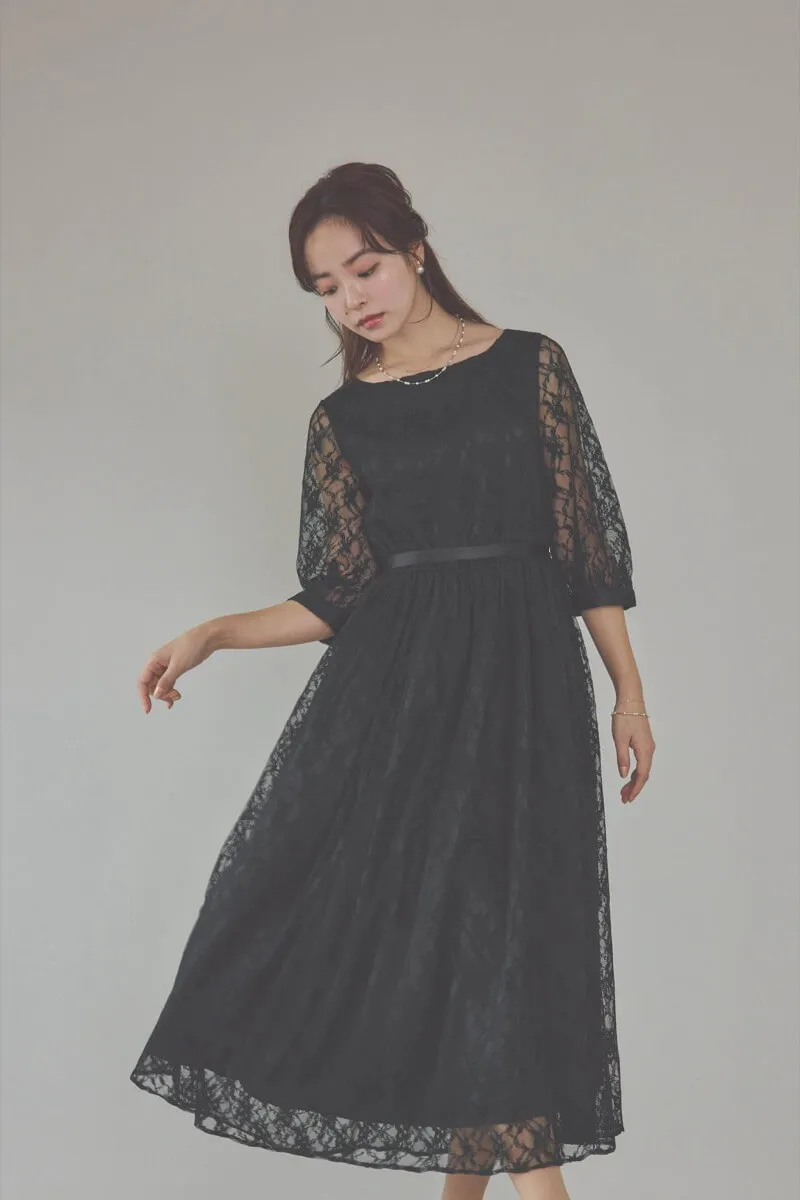 ブラックの授乳口付き総レースドレス