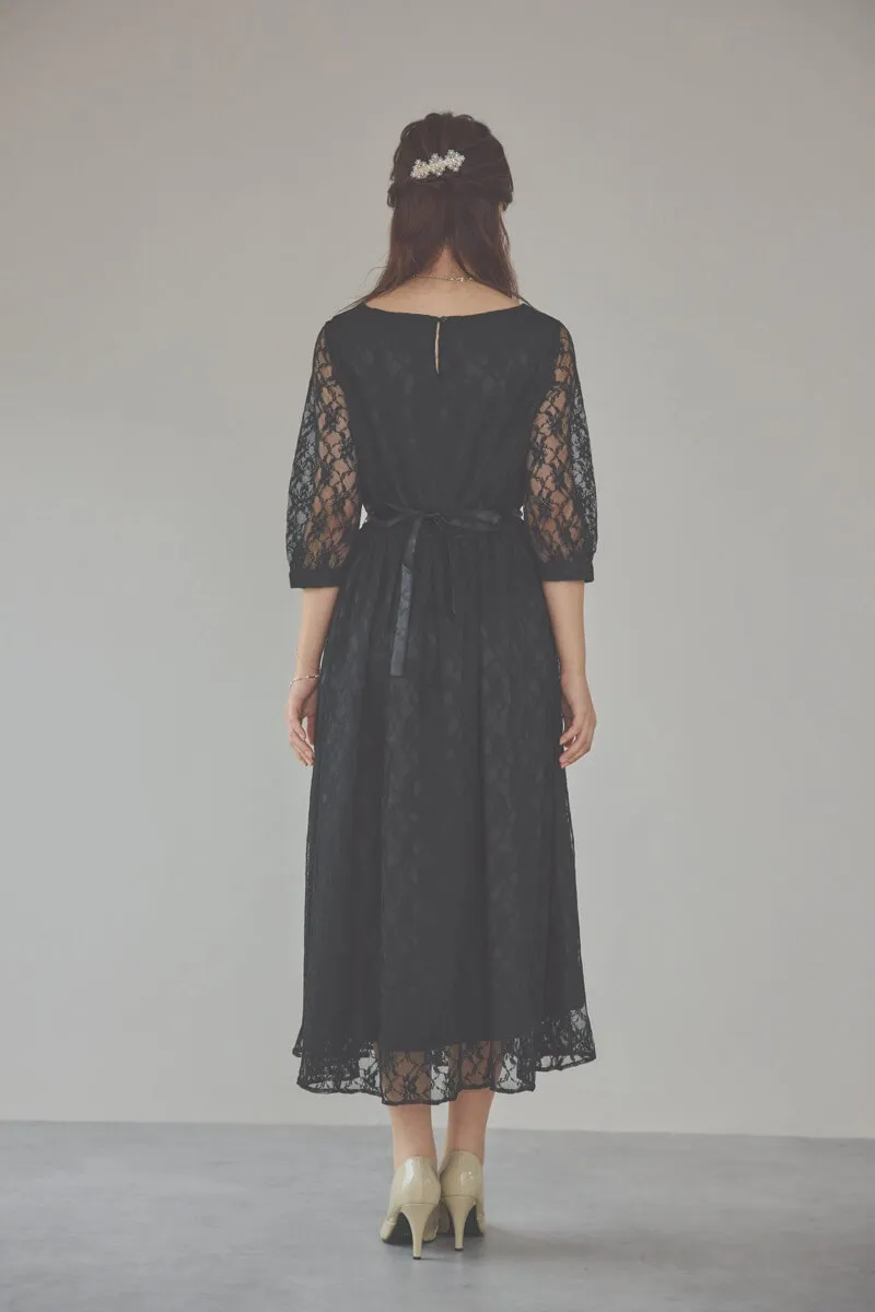 ブラックの授乳口付き総レースドレス