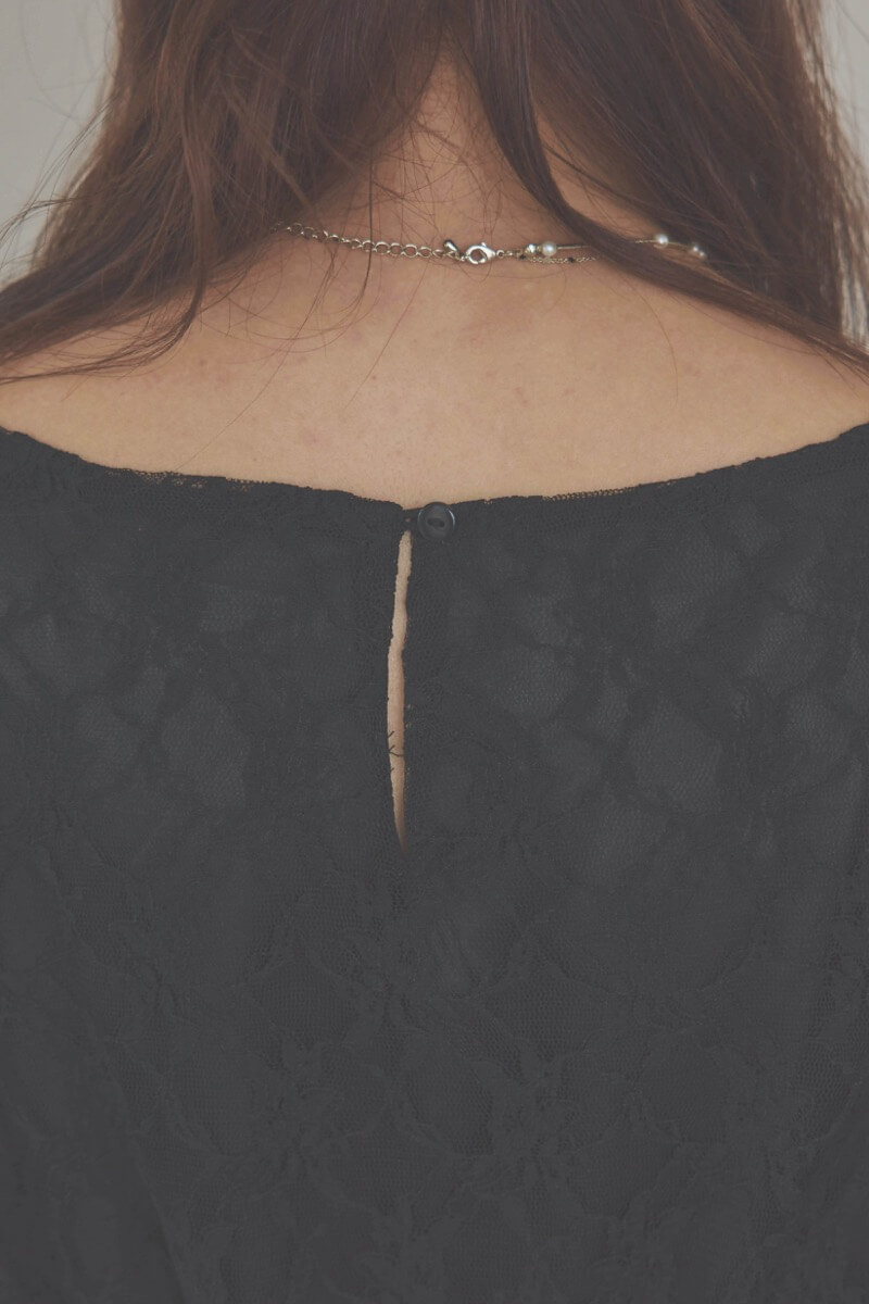 ブラックの授乳口付き総レースドレス