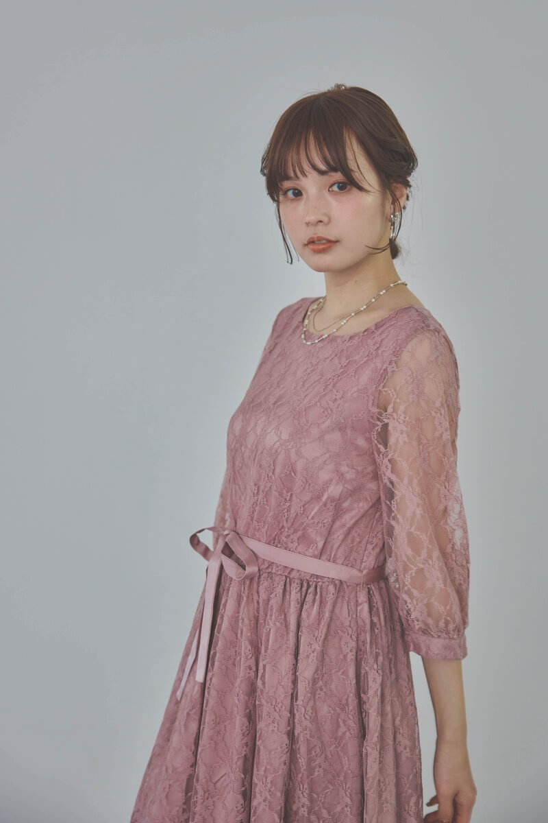 モーヴピンクの授乳口付き総レースドレス