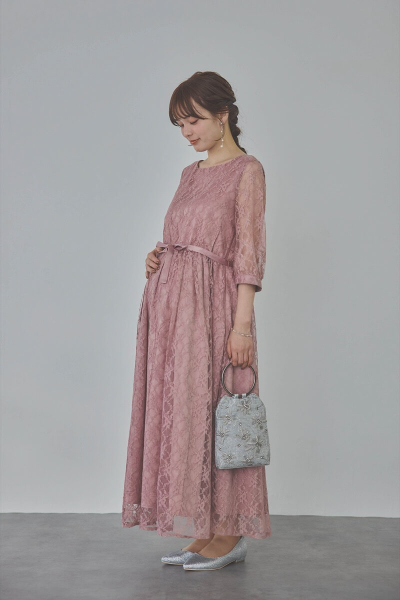 モーヴピンクの授乳口付き総レースドレス