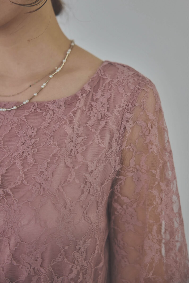 モーヴピンクの授乳口付き総レースドレス