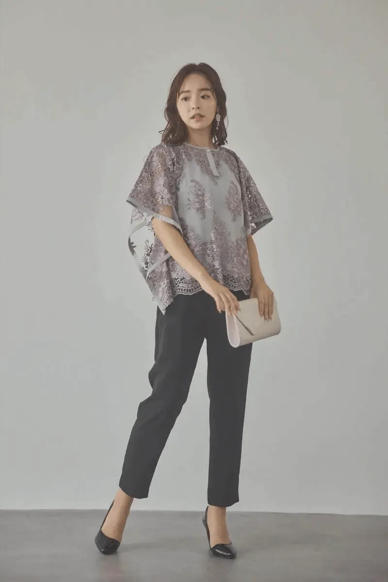 グレージュのバタフライスリーブパンツドレス