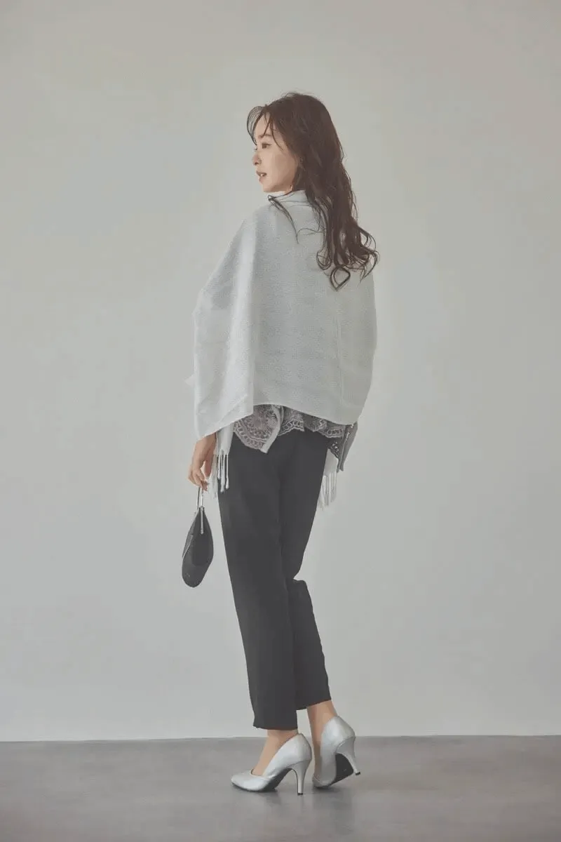 グレージュのバタフライスリーブパンツドレス