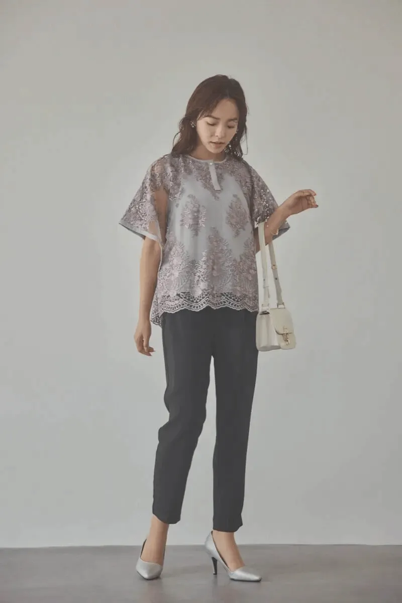 グレージュのバタフライスリーブパンツドレス