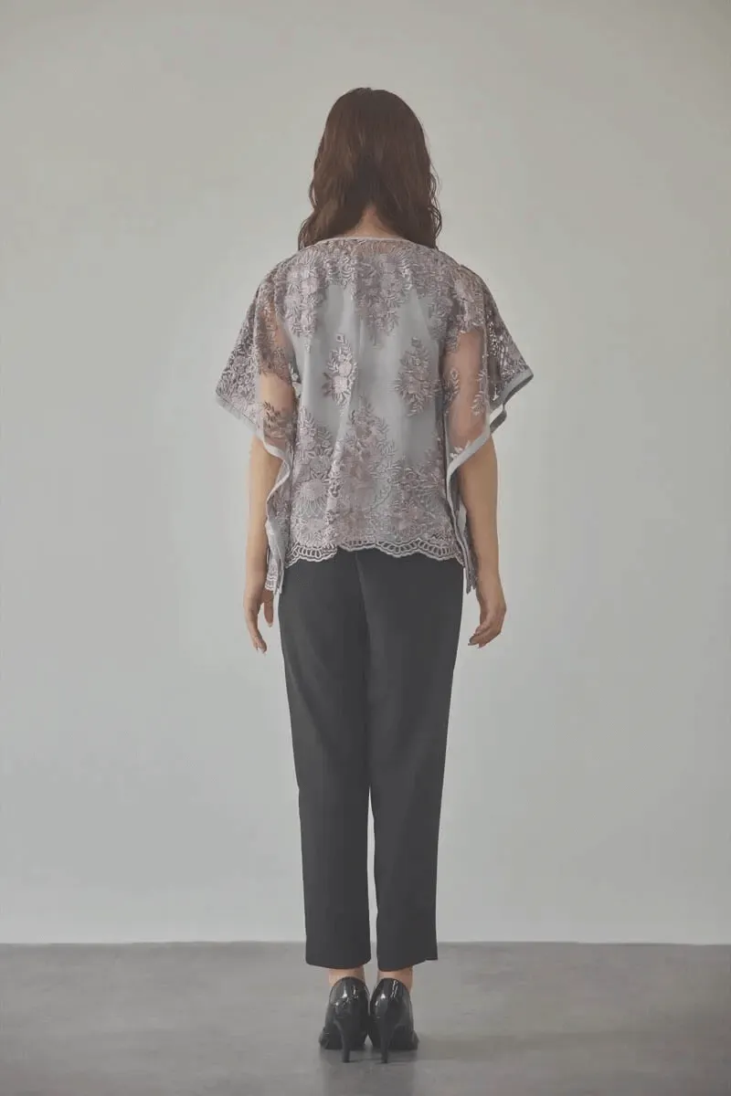 グレージュのバタフライスリーブパンツドレス