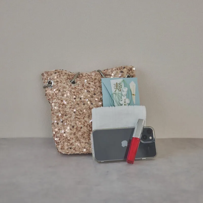 ベージュのスパンコールバッグ