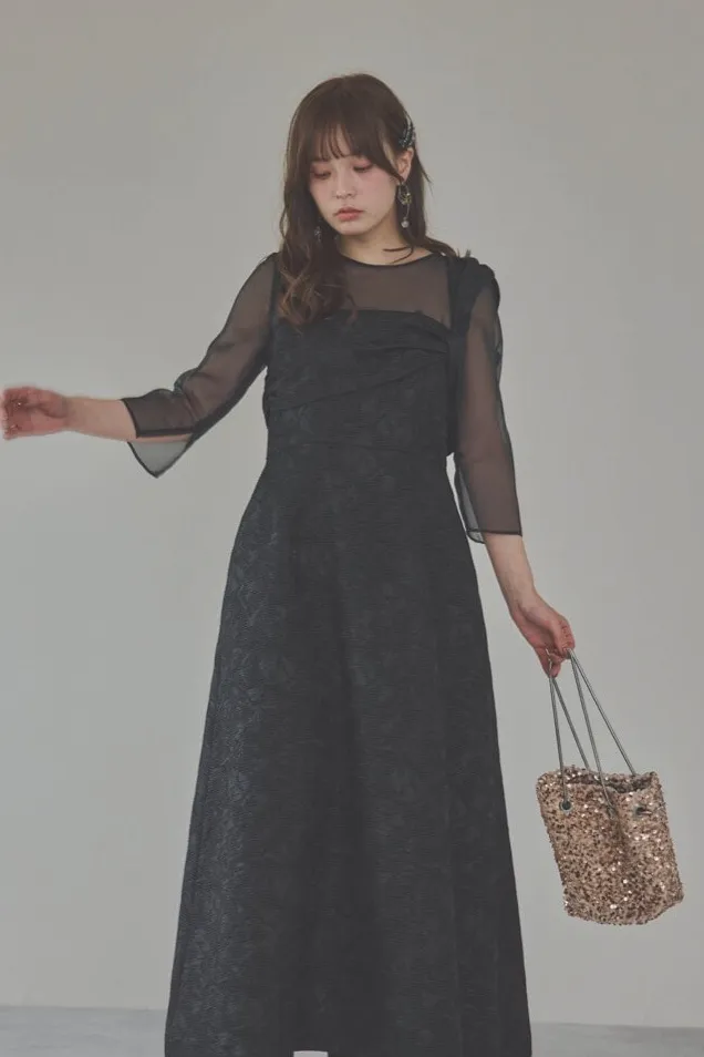 ベージュのスパンコールバッグ