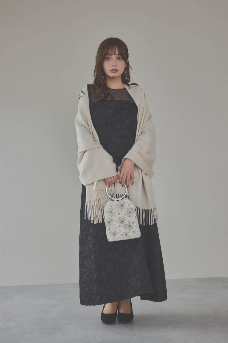 ブラックのリボンモチーフジャガードドレス