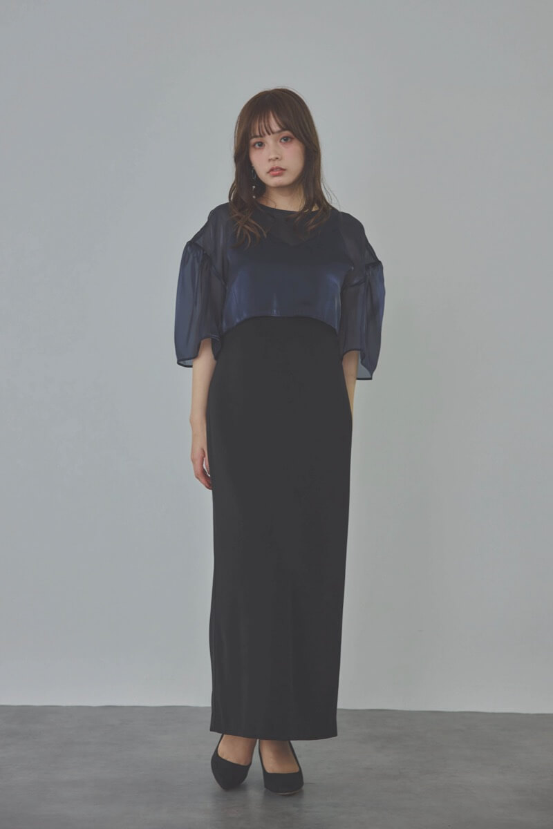 ネイビーのレイヤードコンビネーションドレス