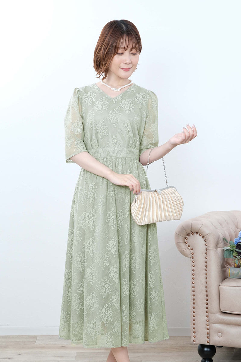 ライトグリーンのフラワーブーケレースドレス