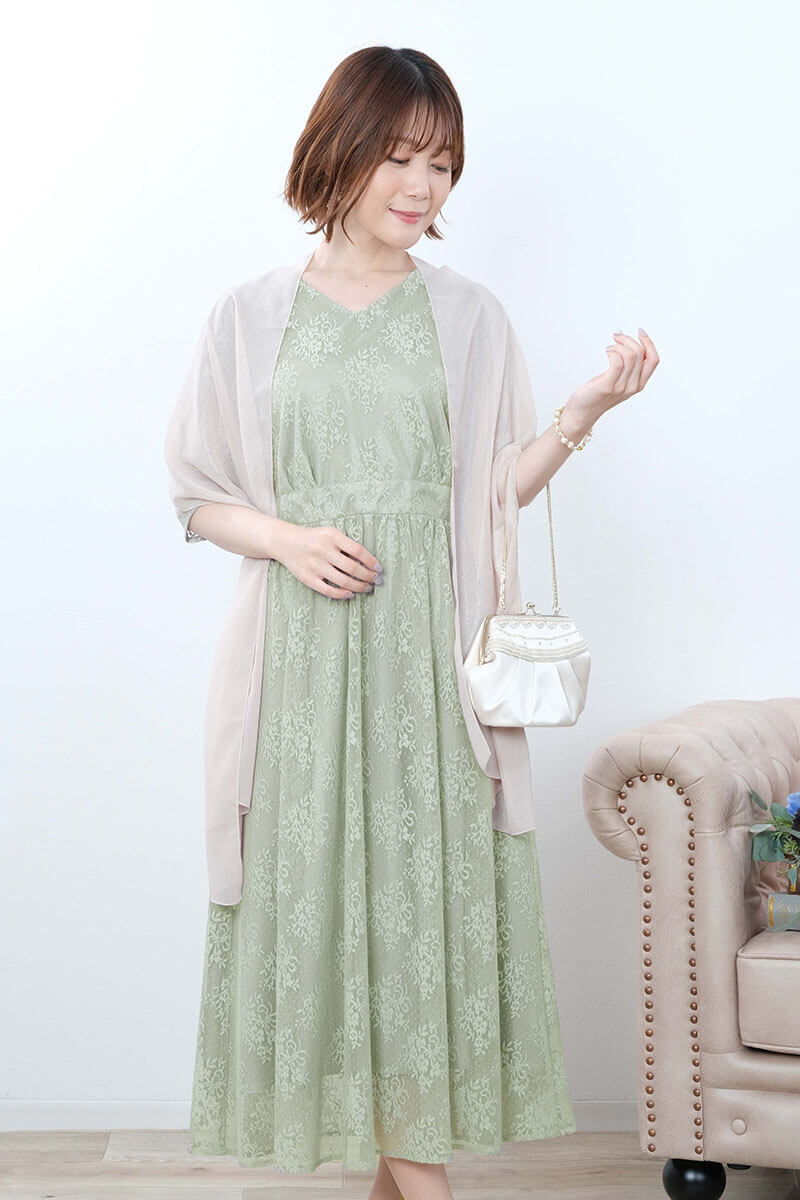 ライトグリーンのフラワーブーケレースドレス
