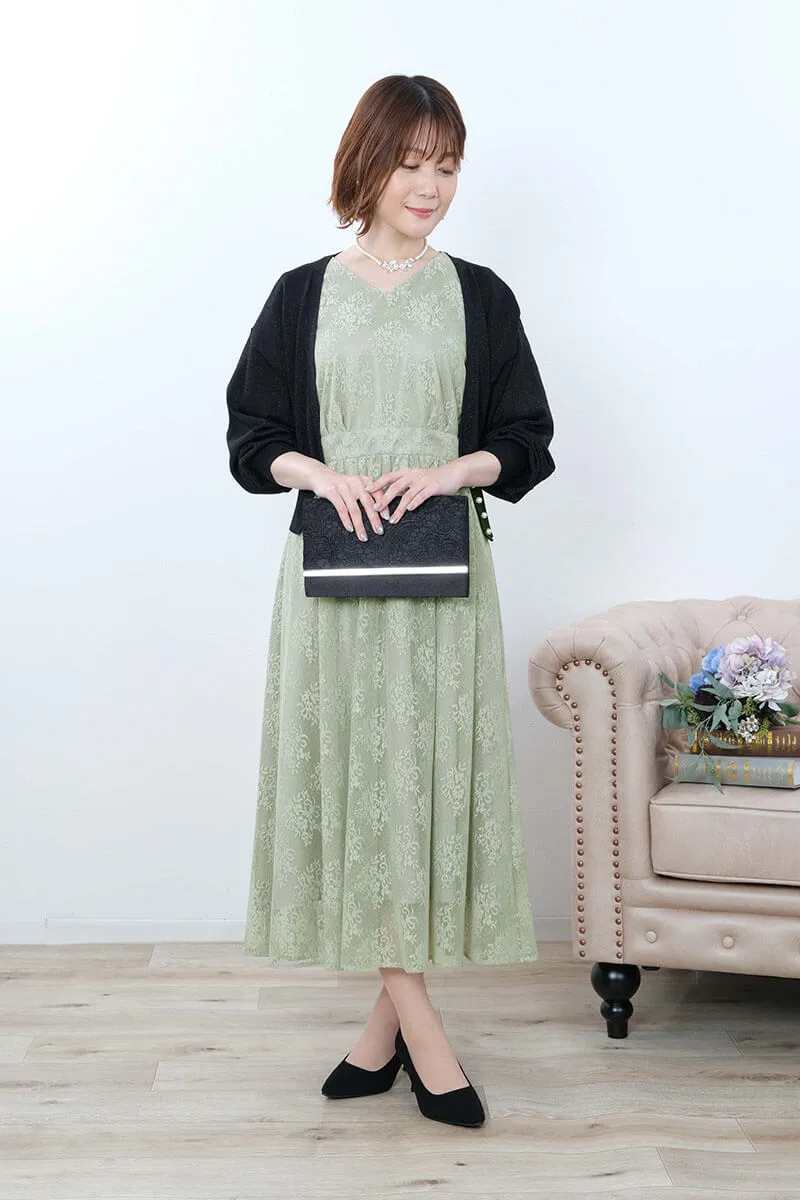ライトグリーンのフラワーブーケレースドレス