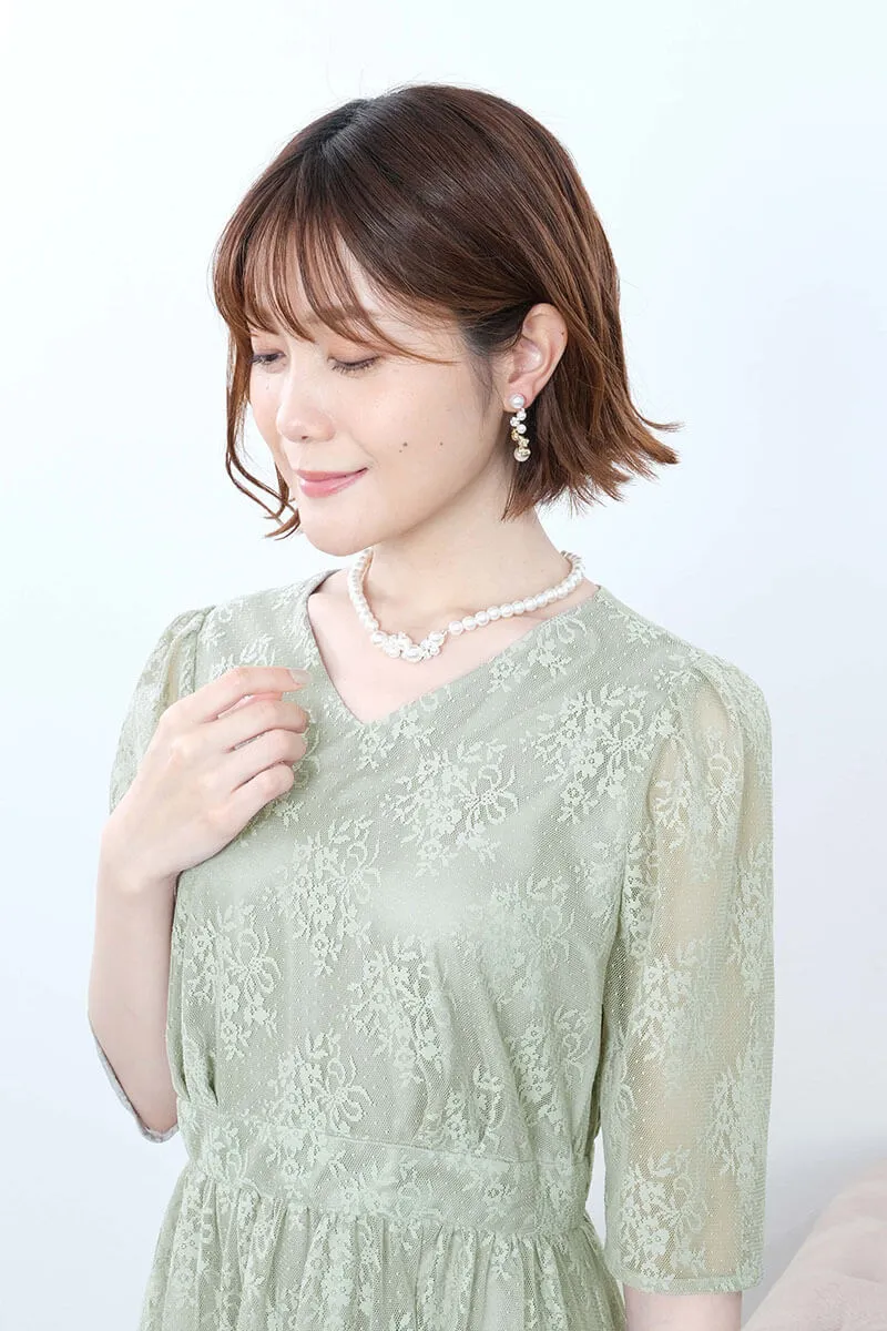 ライトグリーンのフラワーブーケレースドレス