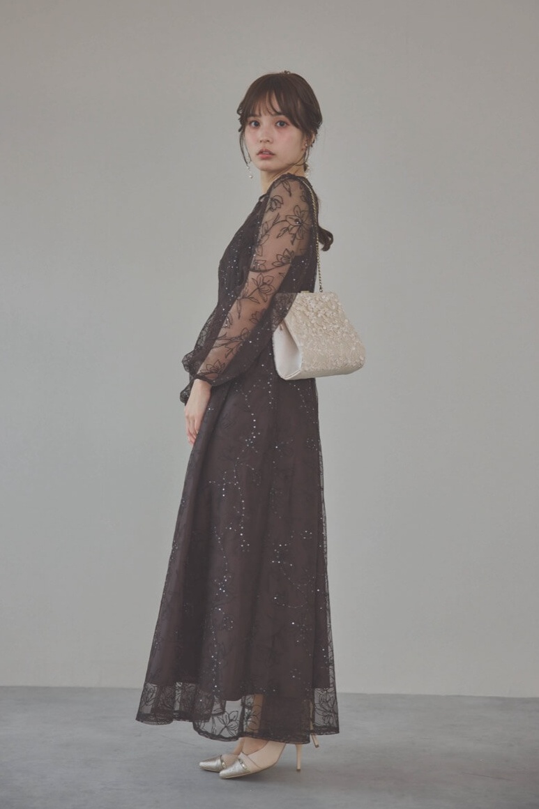 ブラウンのスパンコール刺繍ドレス