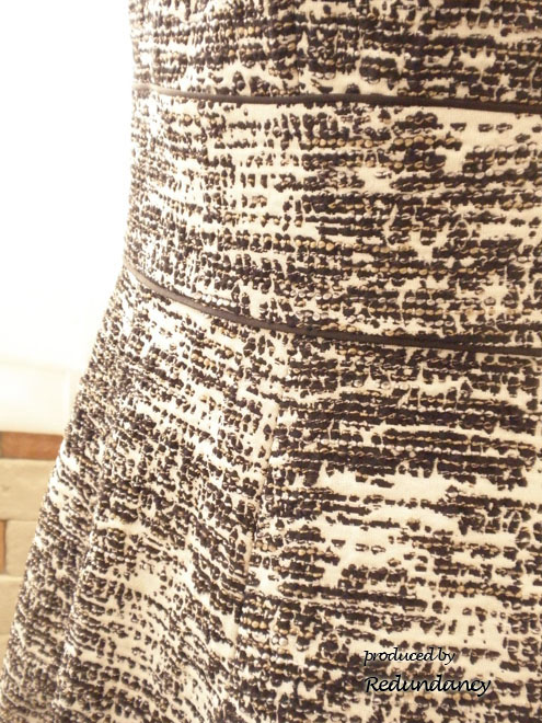 モノトーンのジャガードフレンチスリーブワンピース