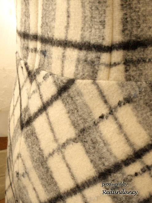 ホワイトのモードチェックAラインワンピース