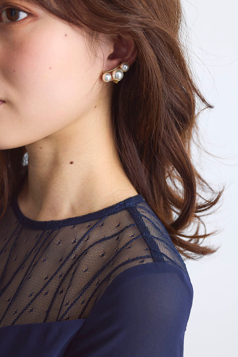 ゴールドのラインパールイヤリング