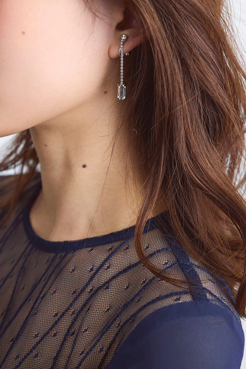 シルバーのスクエアガラスイヤリング