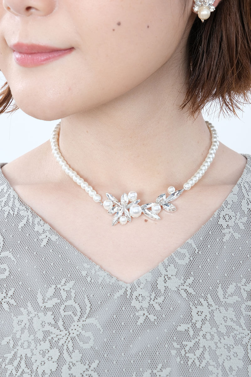 ビジューモチーフのパールネックレス(シルバー)