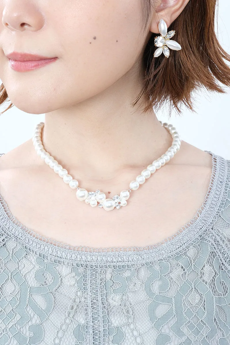 パール×ストーンのモチーフネックレス