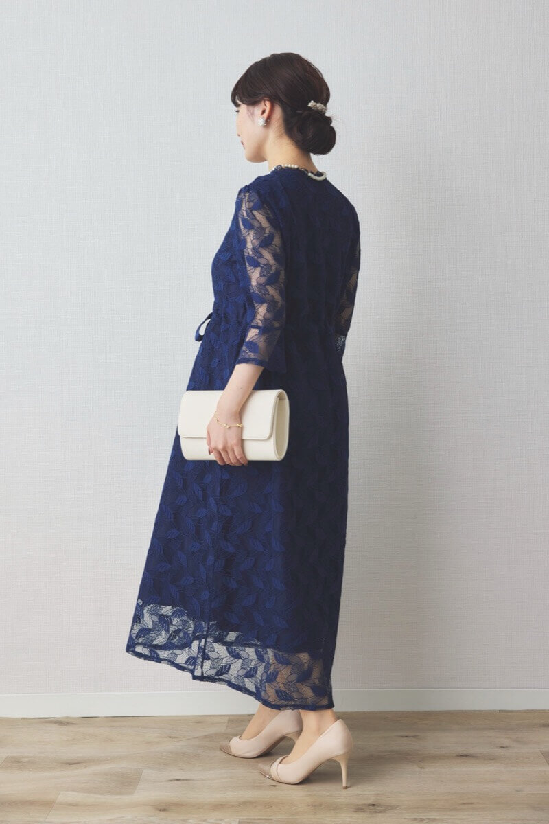 ネイビーの前開き総レースマタニティドレス