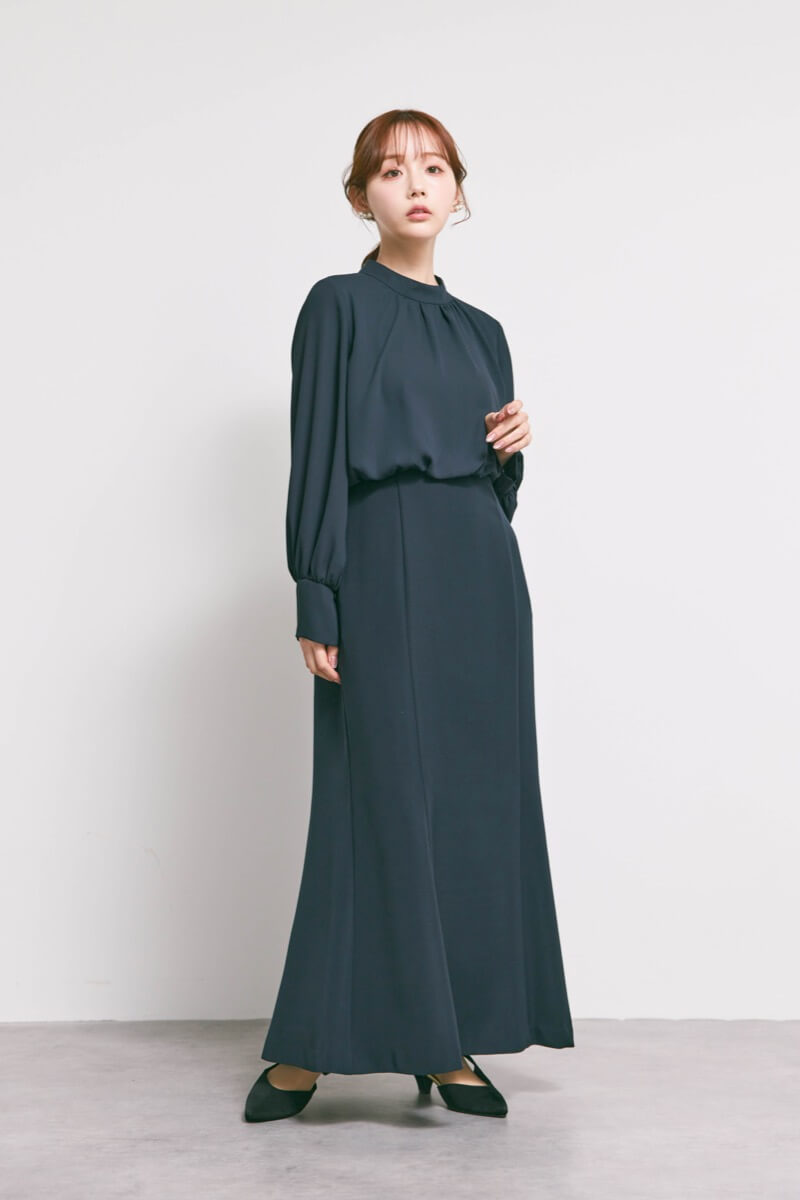 ネイビーのシフォンドッキングマーメイドドレス