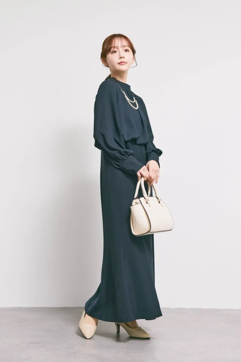 ネイビーのシフォンドッキングマーメイドドレス